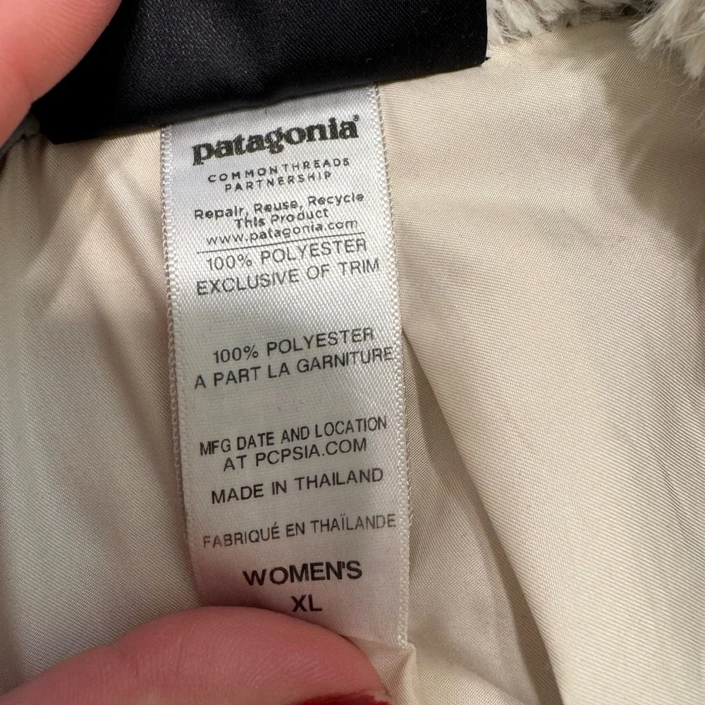 Patagonia Women's Pelage Faux Fur Jacket- oat - Picture 8 of 12
